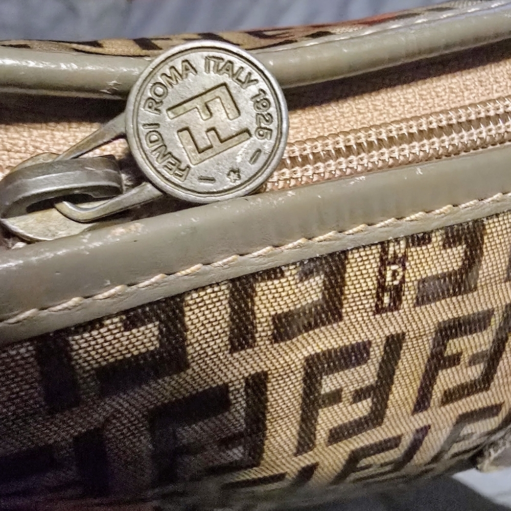 1980s Vintage Fendi Brown and Tan Monogram Clutch In Overall Great Condition - Picture 5 of 11